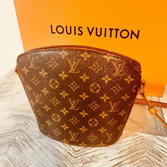 Louis Vuitton Brown Monogram Shoulder Bag - Picture 5 of 16